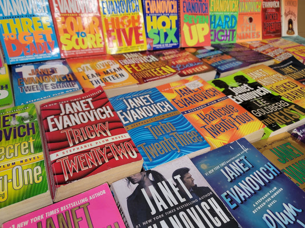 Janet Evanovich Mystery Books Paperback Lot - Stephanie Plum Series — photo 4